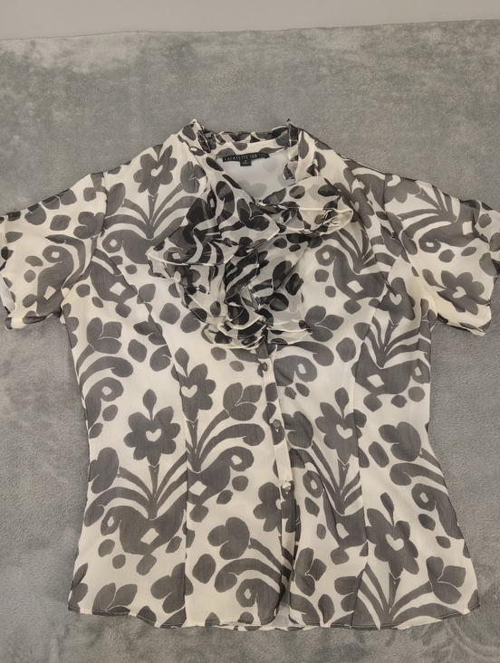 Lafayette 148 New York Tops - Lafayette 148 Gray & White Floral Ruffle Short-Sleeve Blouse Size 4